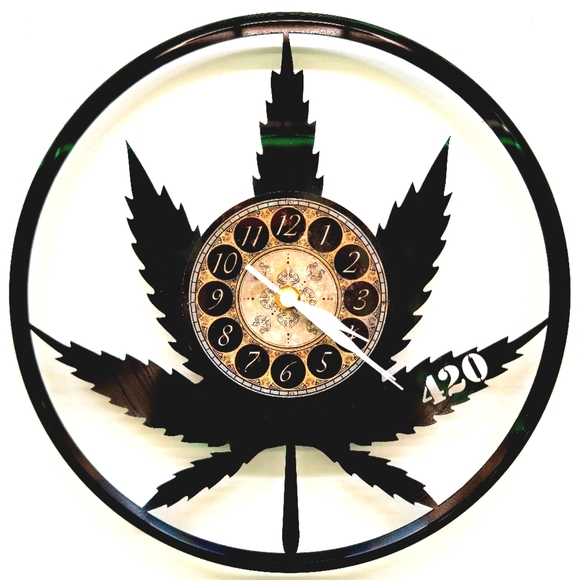 CANNABIS vinyl record clock - Picture 1 of 2